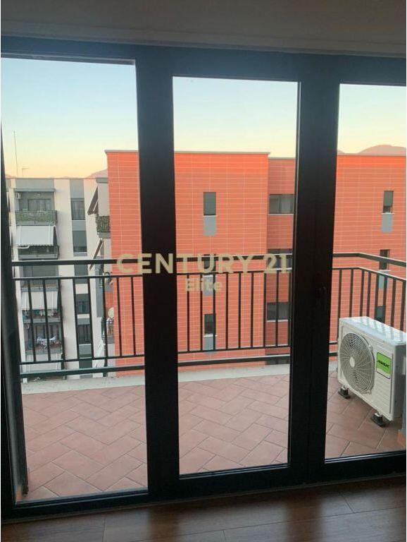 AMBIENT ME QIRA 4+1+2 NE KOMPLEKSIN "GREEN CITY" !