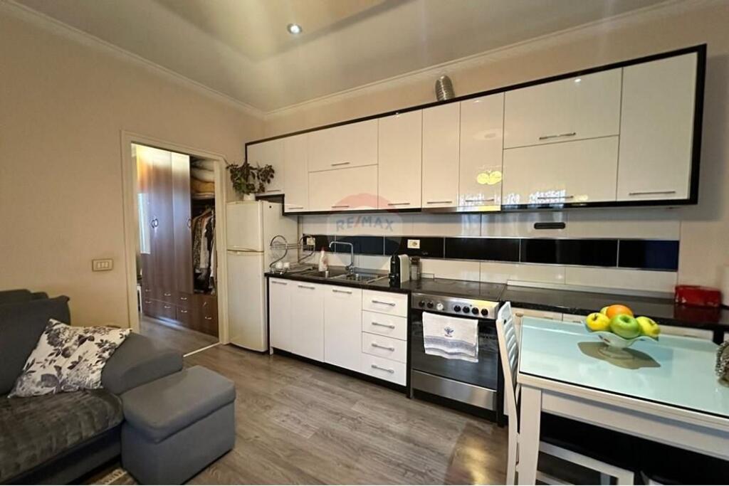 Shitet Apartament 2+1, Fusha e Aviacionit