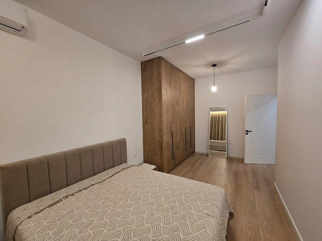 APARTAMENT MODERN PER QERA TEK GALERIA (ISH KINEMA 17-NENTORI)