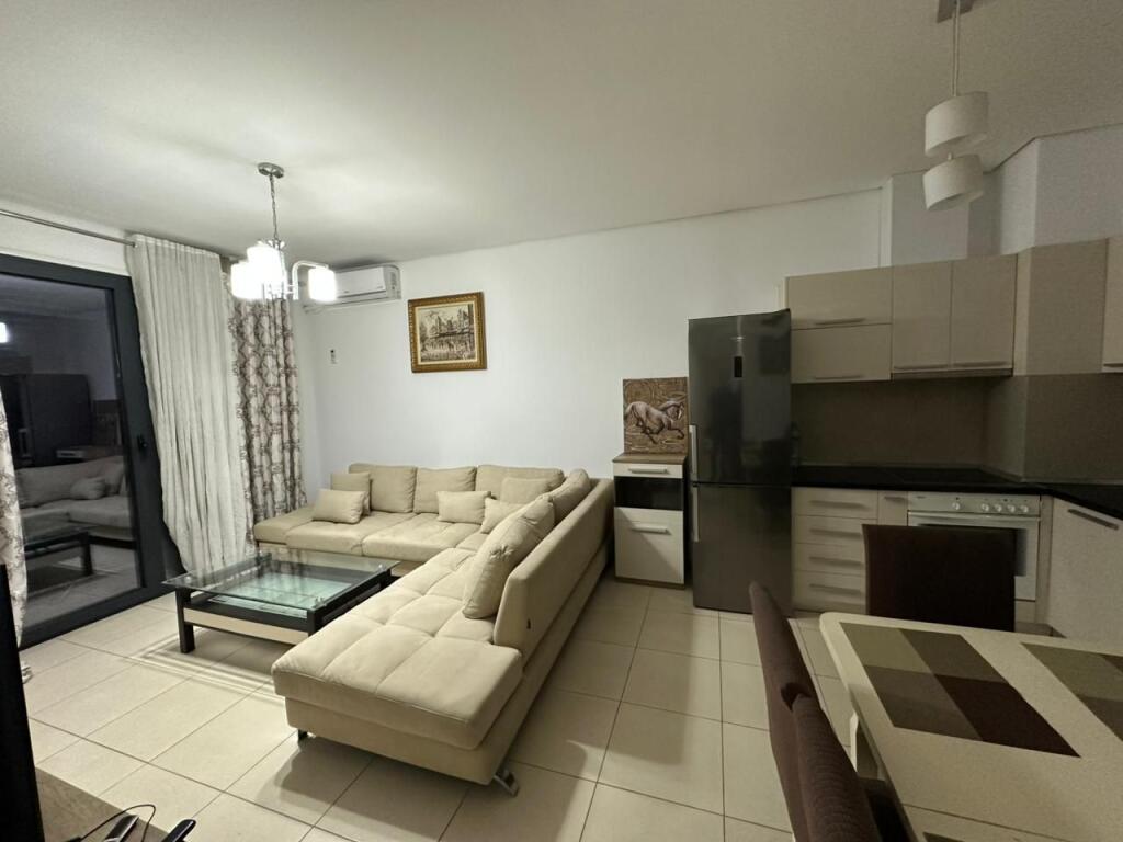 🏠 Appartamento 2+1+2 bagni in affitto 📍 Via Kavaja