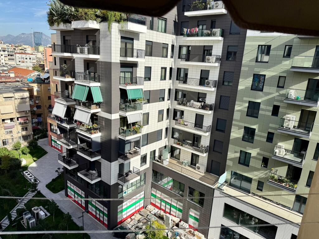 Jepet Me Qera Apartament 1+1+1 Ballkon