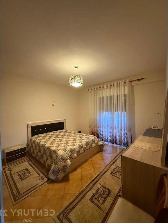 Apartament 2+1 me qira, Komuna e Parisit