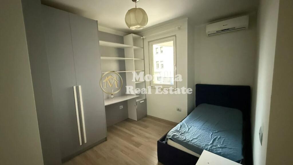 Apartament 3+2+1 ballkon, Blloku, 1500 Euro/muaj