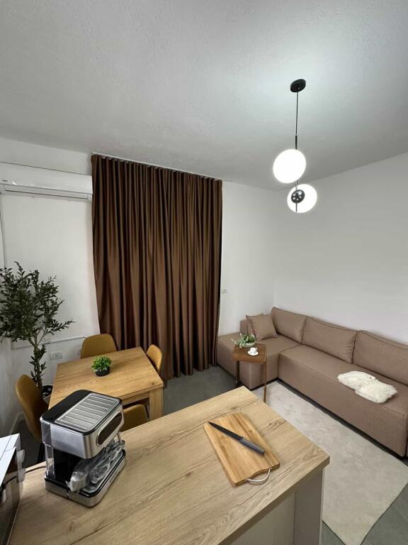 SHITET VILE 3 KATE GOLEM PRANE FAFA GRAND BLUE 500000€