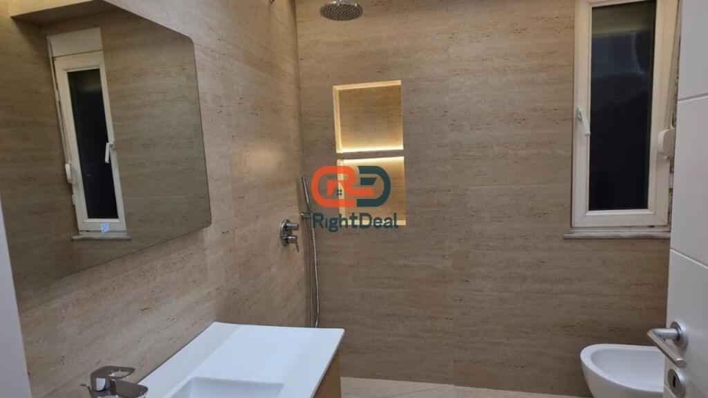 Tek Ish Ekspozita, Shitet Super Apartament 2+1+2+Verande, Totalisht E Investuar !!