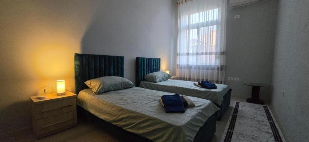 Jepet Me Qera Apartament 3+1+1 Ballkon