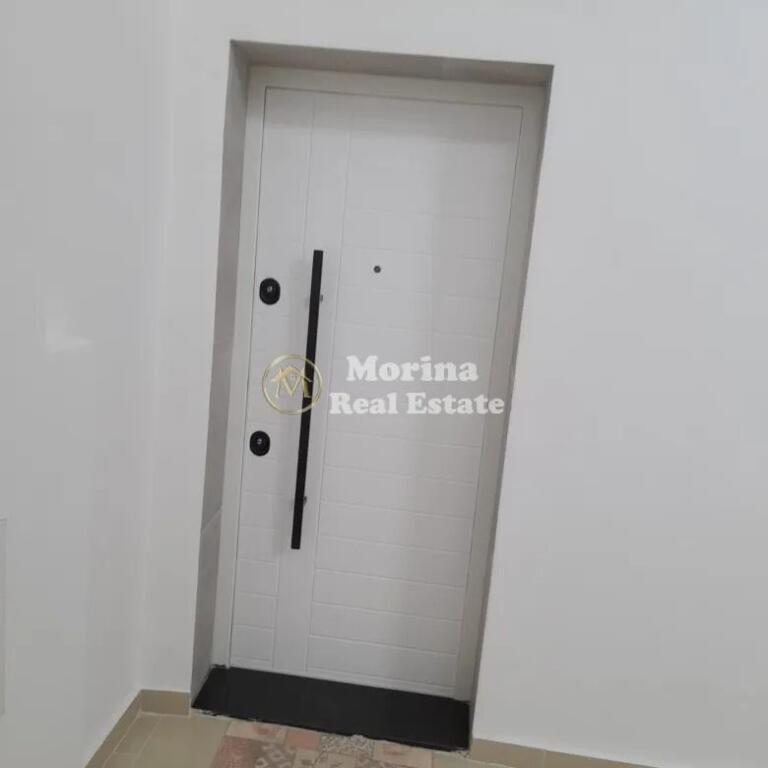 Rent, Business Premises Willson Square, 900 Euro/Month