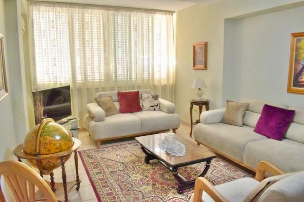 Apartament 2+1 me qera rruga Margarita Tutulani