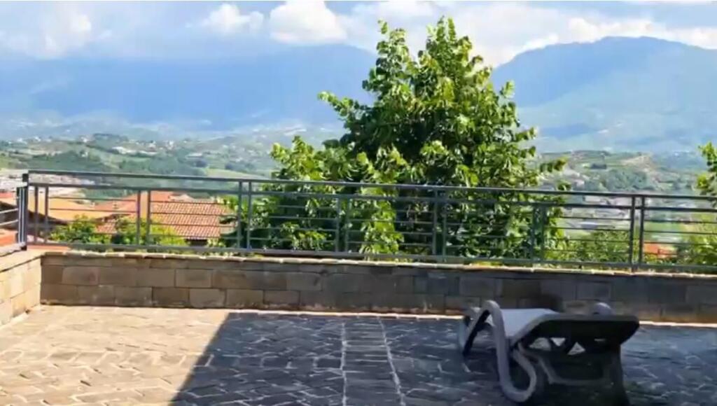 Super Vile Per Shitje ne Periferi te Tiranes, Dobresh