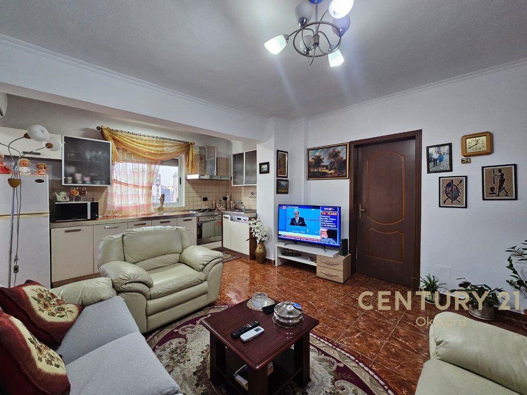 Apartament 2+1 per shitje ne Laprake