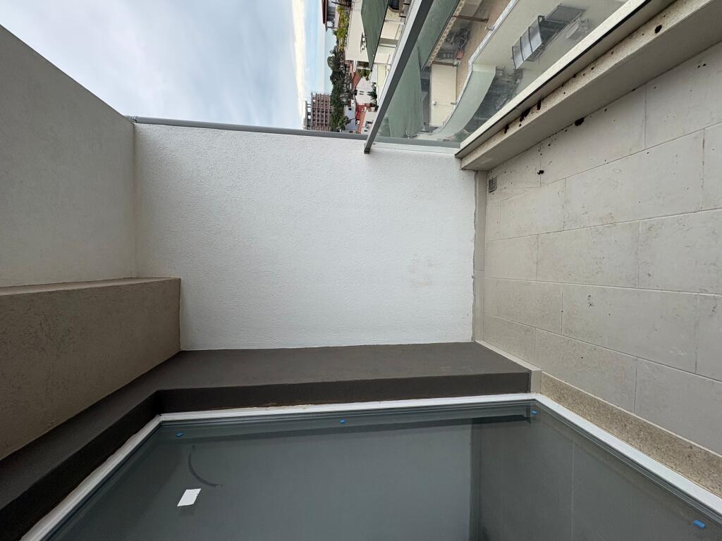 Shitet apartament 2+1