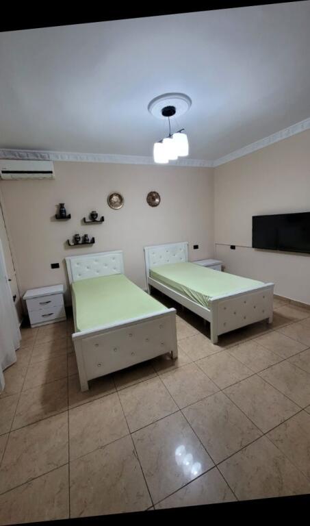 Jepet Apartment me qera 2+1, ID 13895