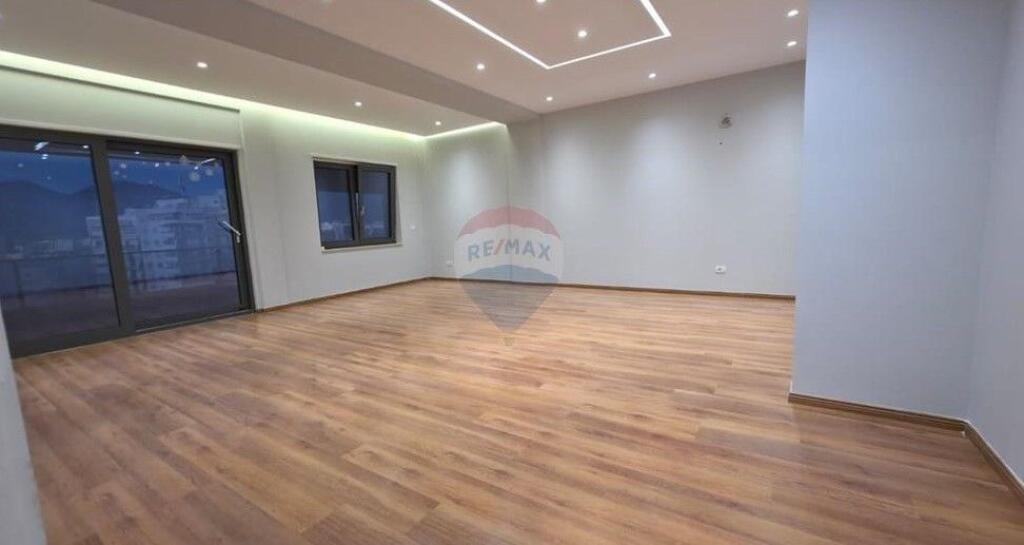 Zyrë - Për Shitje - Sheshi Karl Topia, Tiranë ID: 530221066-252