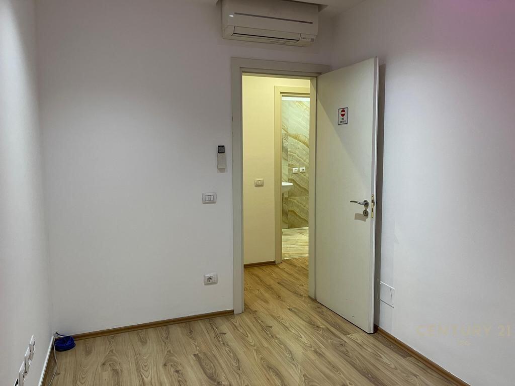 Jepet me qira ambient per zyre tek Ring Center !