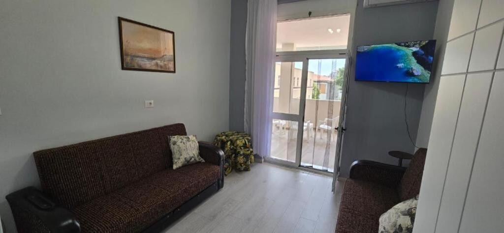Jepet Me Qera Apartament 3+1+1 Ballkon