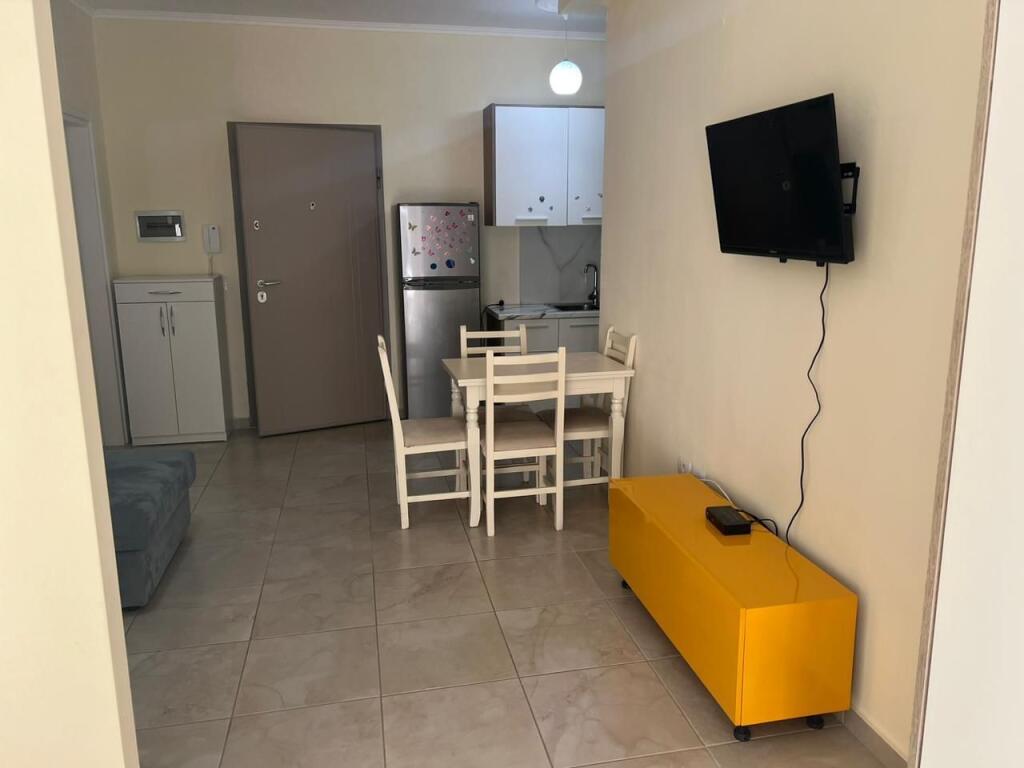 Jepet Me Qera Apartament 3+1+1 Ballkon