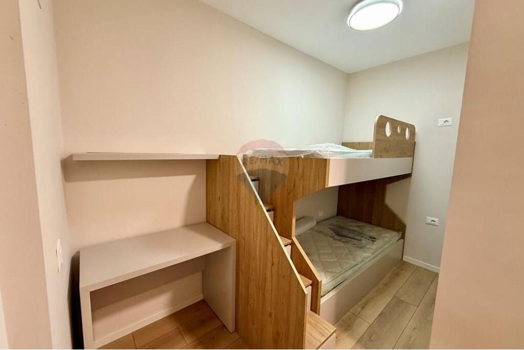 APARTAMENT 2+1 ME QIRA , RRUGA RRAPO HEKALI !!