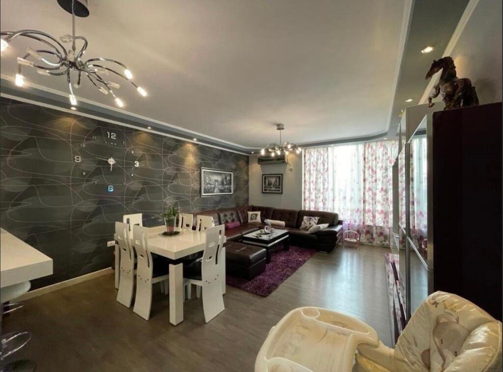 Apartament 2+1 per shitje, Yzberisht, Rruga Besim Alla