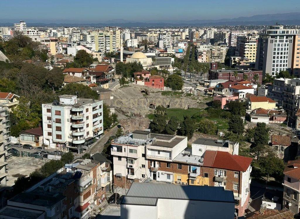 Shitet Apartament 1+1 Vollga