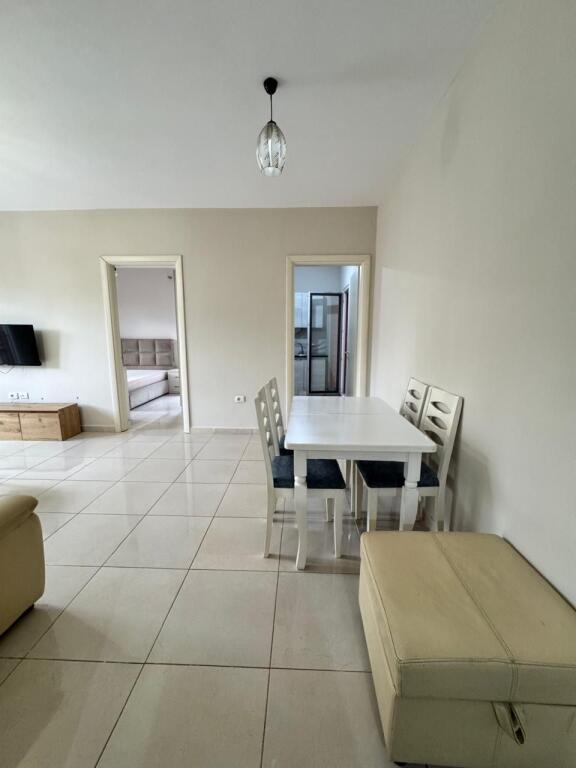 2+1,i mobiluar te stacion treni,afer maria bonita,cmimi 650 euro