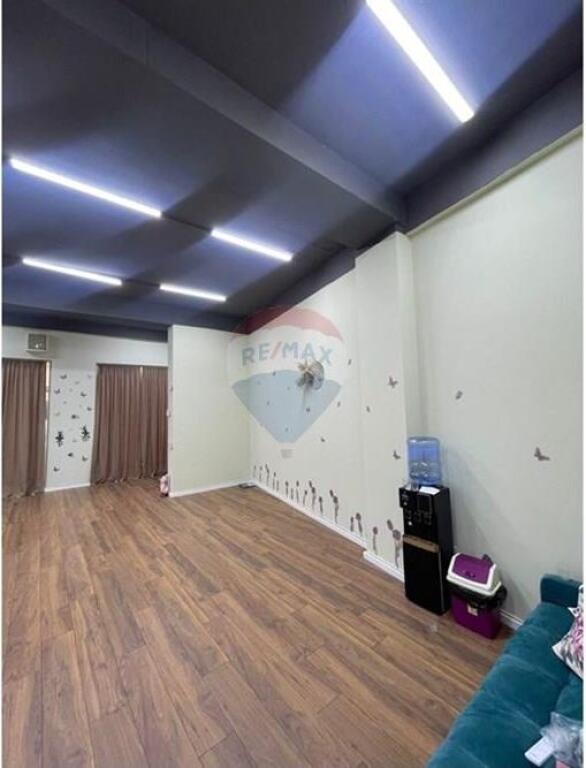 Negozio - In Vendita - Città Studenti, Tirana(ID: 530571006-11)