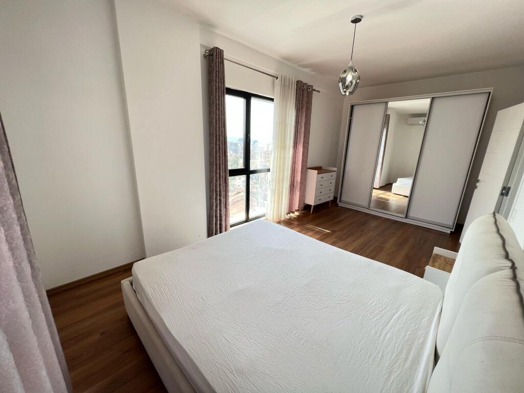 📣 QERA SUPER Apartament 1+1 📍 Kompleksi Farmacia 10 🛣️ Rruga e "Dibres" ✨   🏢 Ndertim i Ri  🪜 Kati 10 (Me Ashensor)  🛋️ Mobiluar Me Kushte Bashkekohore   💶 Cmimi 600 Euro