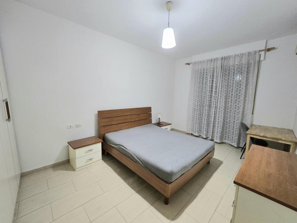 Apartament 2+1 me Qira Prane Pazarit te Ri