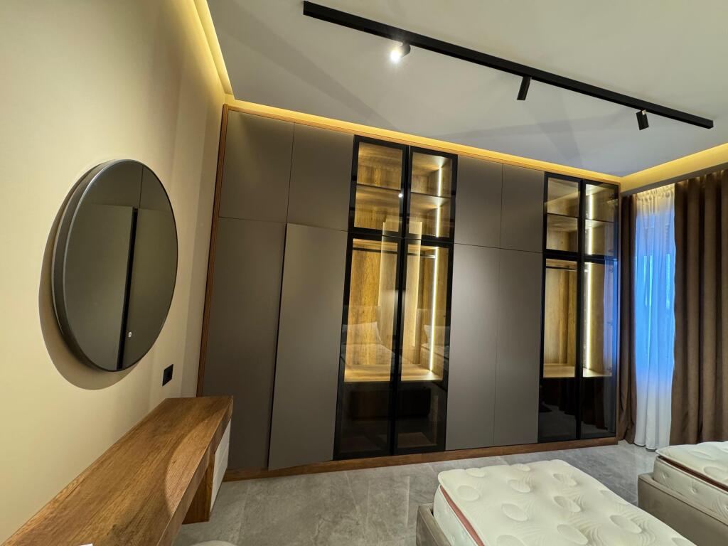 SECRET GARDEN – JEPET APARTAMENT LUKSOZ 3+1+4 ME 2 POSTE PARKIMI