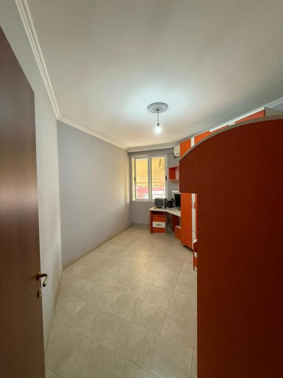 Shitet Apartament 2+1 - Astir , Mundesi blerje me kredi 