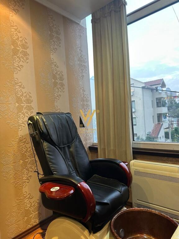 LOCALE PER PEDICURE DI 15 M2 IN AFFITTO IN VIA ELBASANI 200 EURO