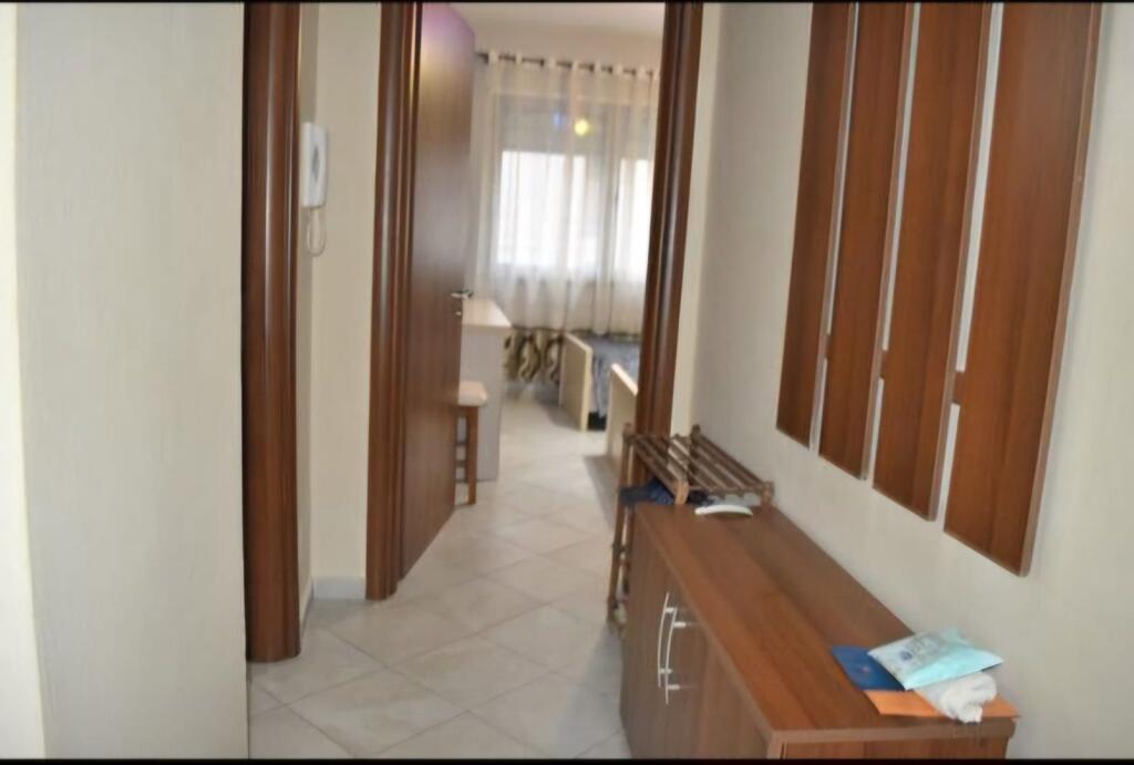 Jepet me qera Apartament 1+1       ID   13900