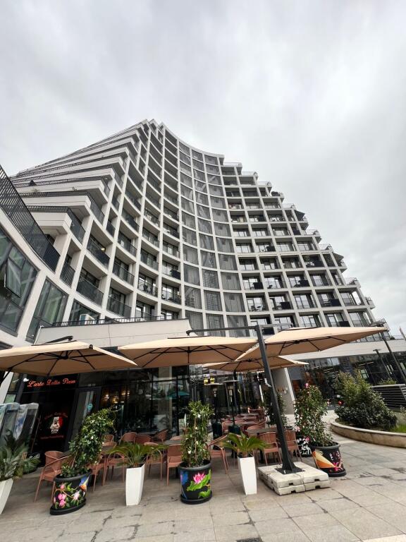 Jepet me qera ambjent biznesi te Lake View Residenc