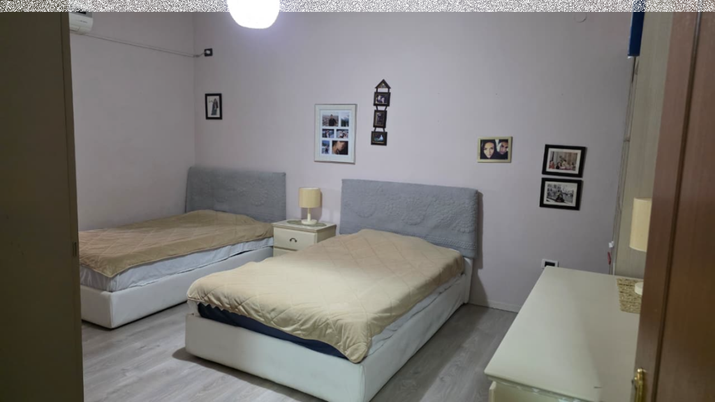 Shitet Apartament 2+1+2 ballkone në Vasil Shanto