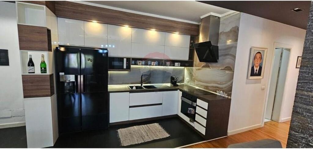 Shitet Apartament 3+1+2 në Ali Dem