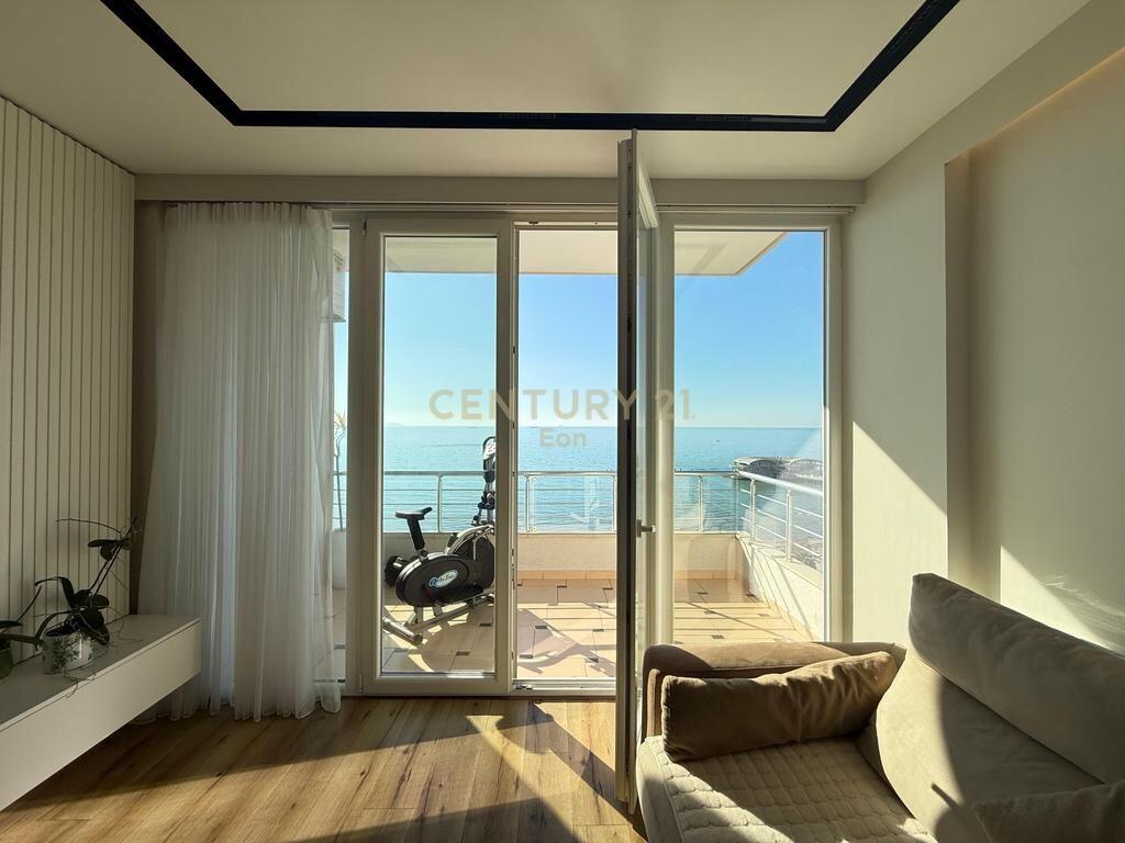 Shitet Super Apartament 2+1 me Pamje Deti ne Vollga, Durrës !