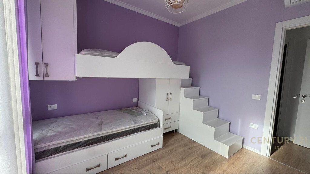 Jepet me qira apartament 2+1+2 tualete+ post parkimi ne Myslym Shyr!