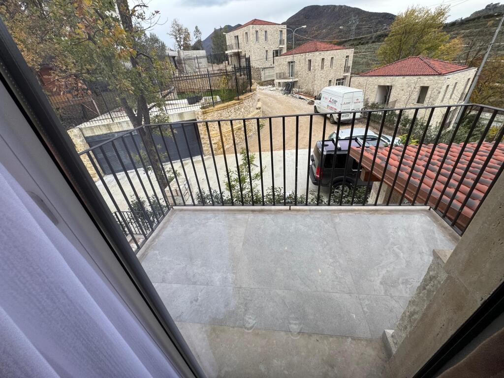 SECRET GARDEN – JEPET APARTAMENT LUKSOZ 3+1+4 ME 2 POSTE PARKIMI