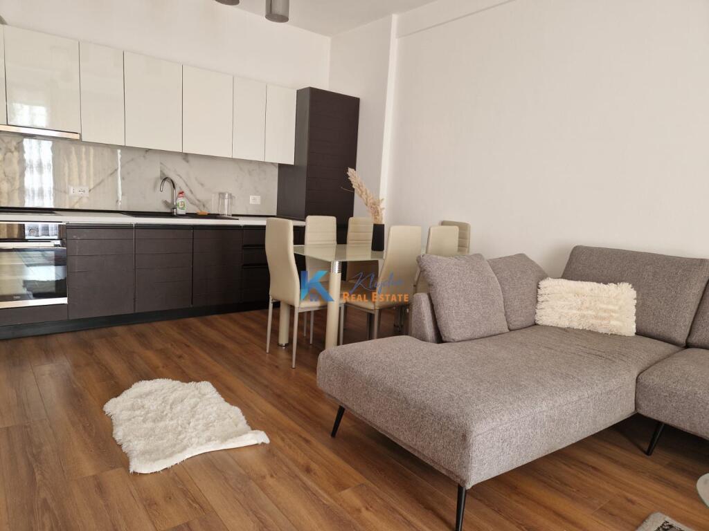 Super Apartament 1+1 per qira te Kompleksi Arlis, Rruga e Dibres, prane Farmacise 10