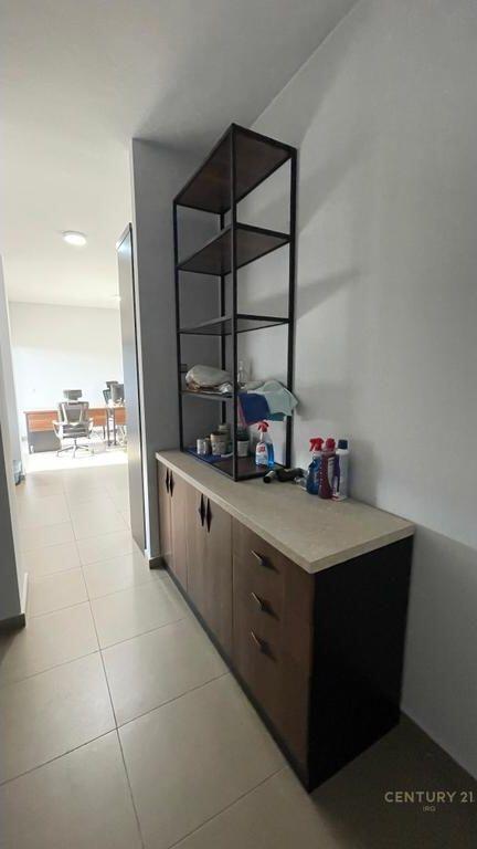 Jepet me qira ambient per zyra tek Zogu i Zi! 1,000 € /Muaj Sip. Totale  86m2