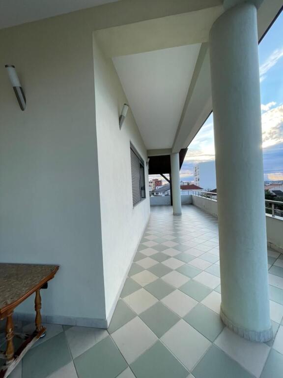 🏡 SHËTPI PRIVATE ME 2 DYQANE DHE 2 AMBIENTE NË SHITJE OSE ME QERA