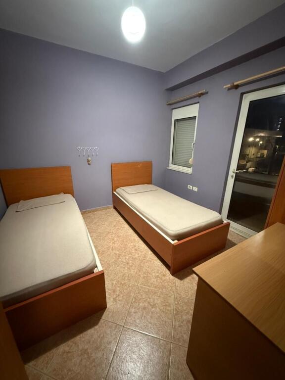 Apartament me qera 2+1 Xhamllik!