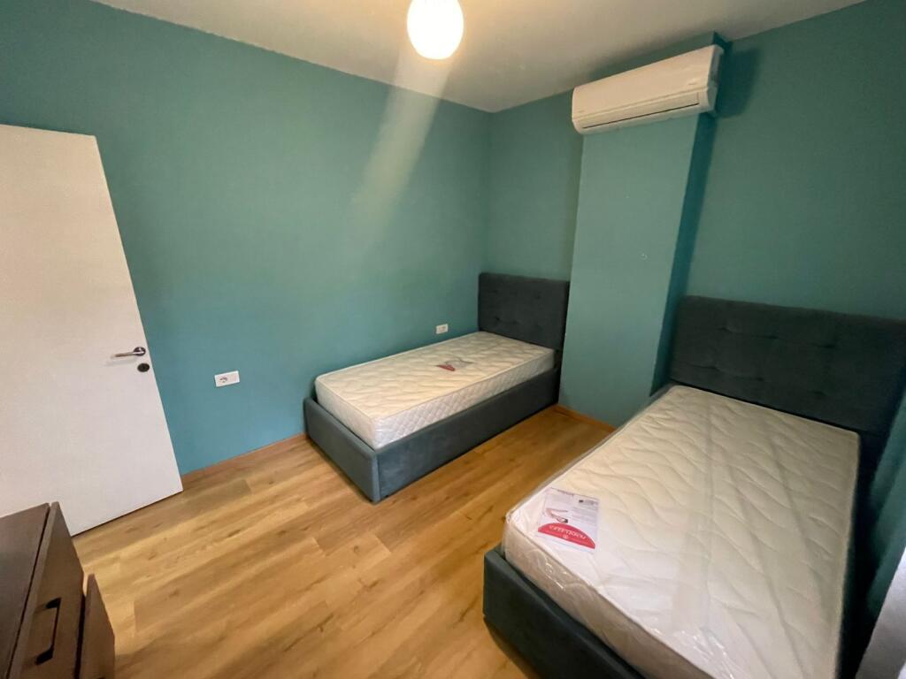 Apartament me qera 3+1 tek Kopshti Botanik