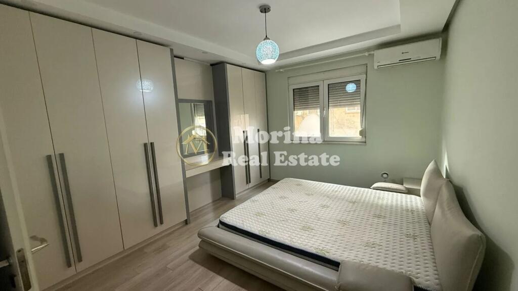 Apartament 3+2+1 ballkon, Blloku, 1500 Euro/muaj