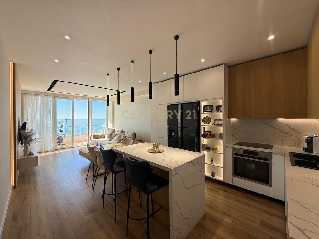 Shitet Super Apartament 2+1 me Pamje Deti ne Vollga, Durrës !