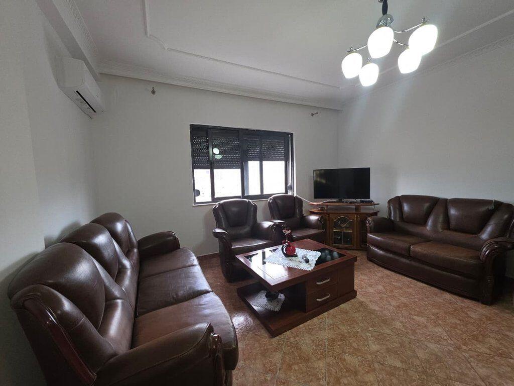 Qera, Apartament 1+1 tek Ish Parku , Tirane.
