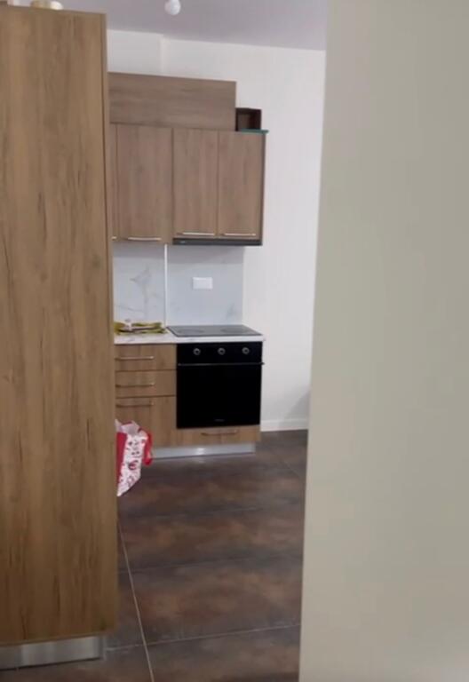 NE SHITJE 1+1+ +BALLKON HOTEL NGA DETI VIVAS