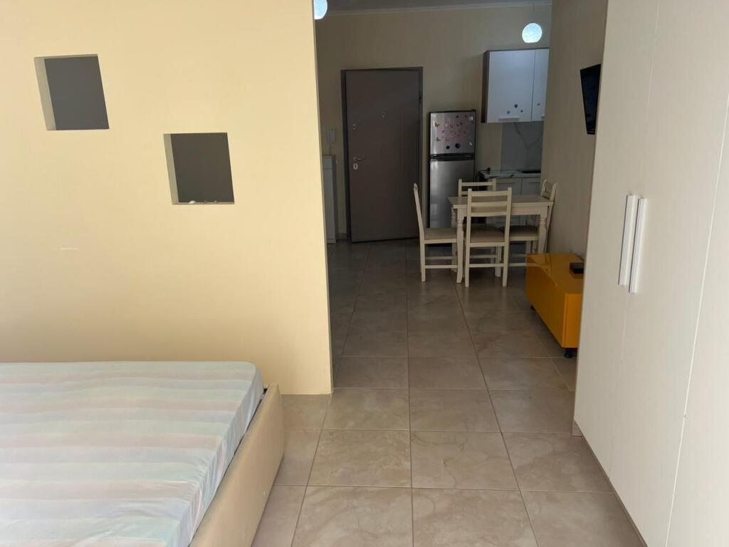 Jepet Me Qera Apartament 3+1+1 Ballkon