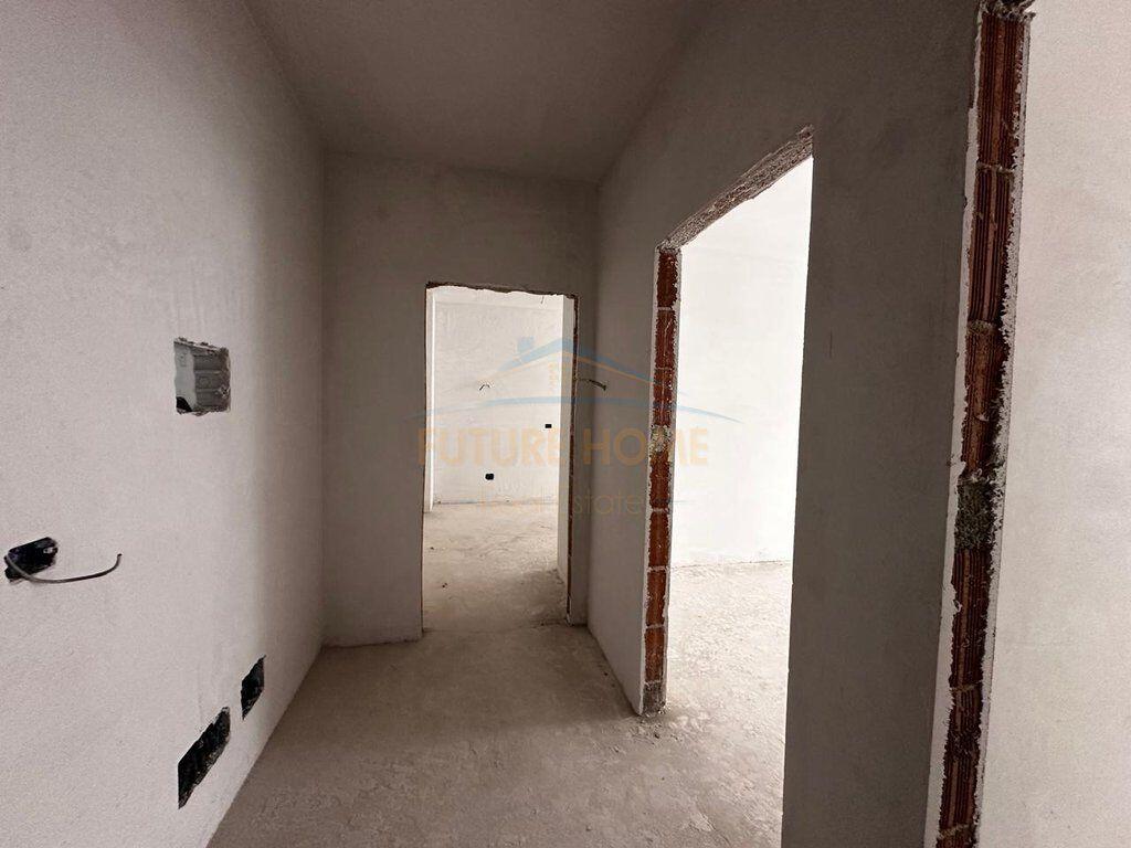 Shitet Apartament 2+1, Paskuqan