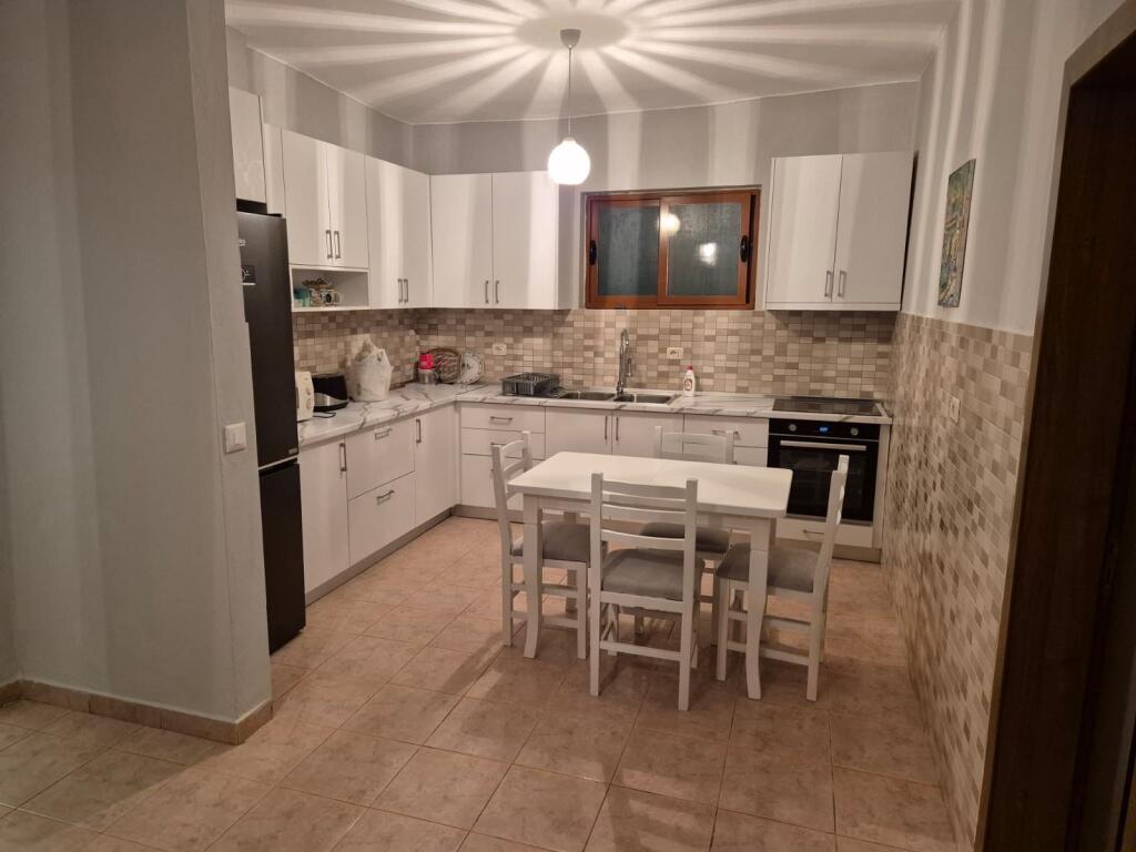 Apartament me qera 2+1 Rruga e durresit