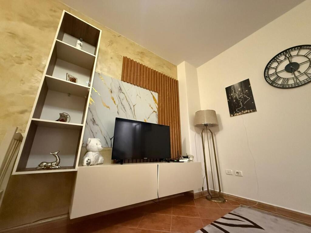 Apartament 1+1 me qira te Poliklinika, Durrës – 450€